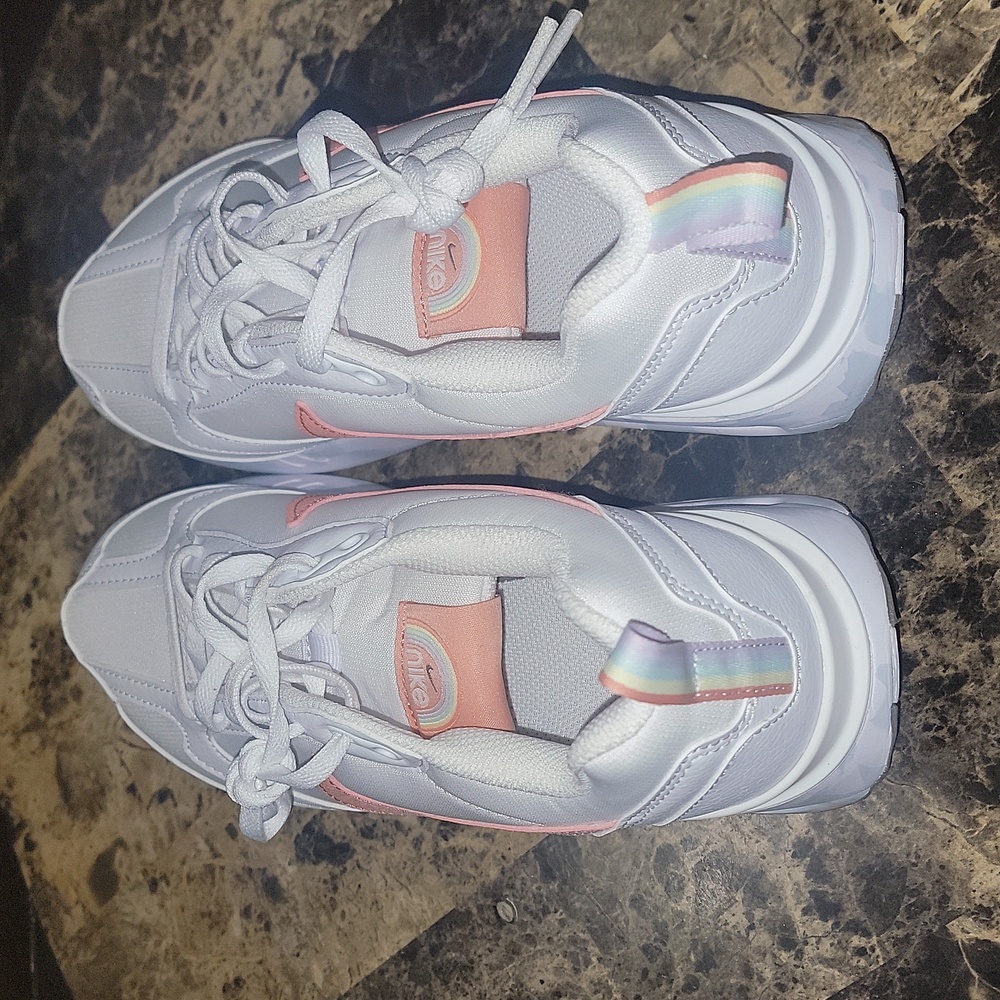 Nike Air Max Dawn SE